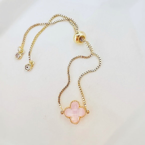 Preppy Pink Clover Crystal Gold Bracelet ✨ - Picture 2 of 3